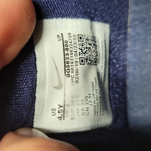 Boys basketball 🏀 shoes - Picture 3 of 6